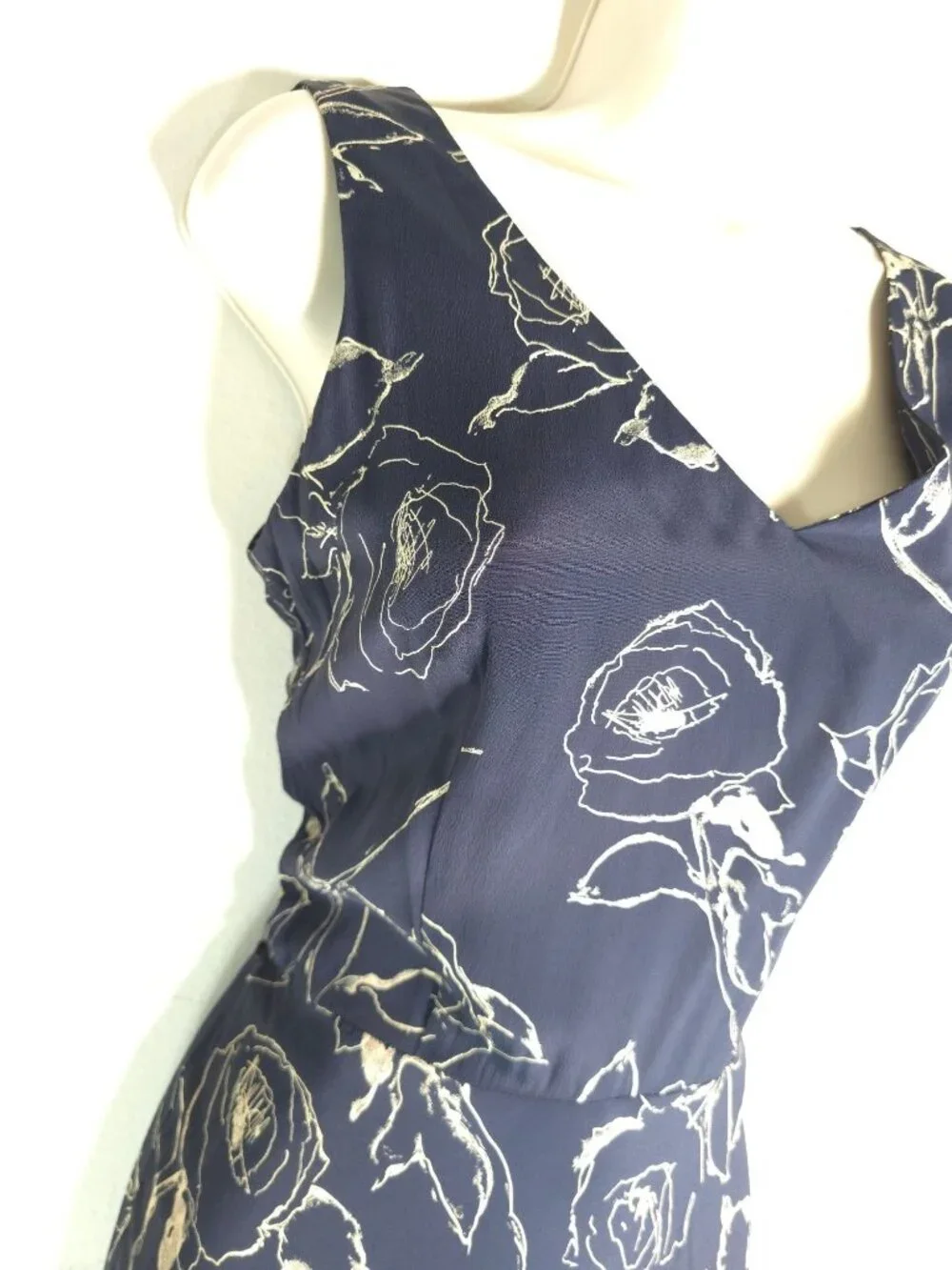 Ralph Lauren Navy Floral Sleeveless Dress Size 8 V-Neck 76% Acetate 20% Silk 4% - Picture 8 of 15
